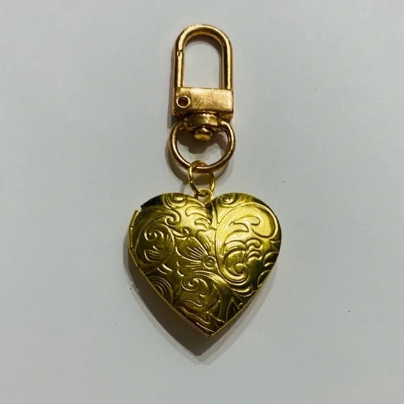 Vintage Gold Heart Locket Bag Charm - Picture 1 of 1